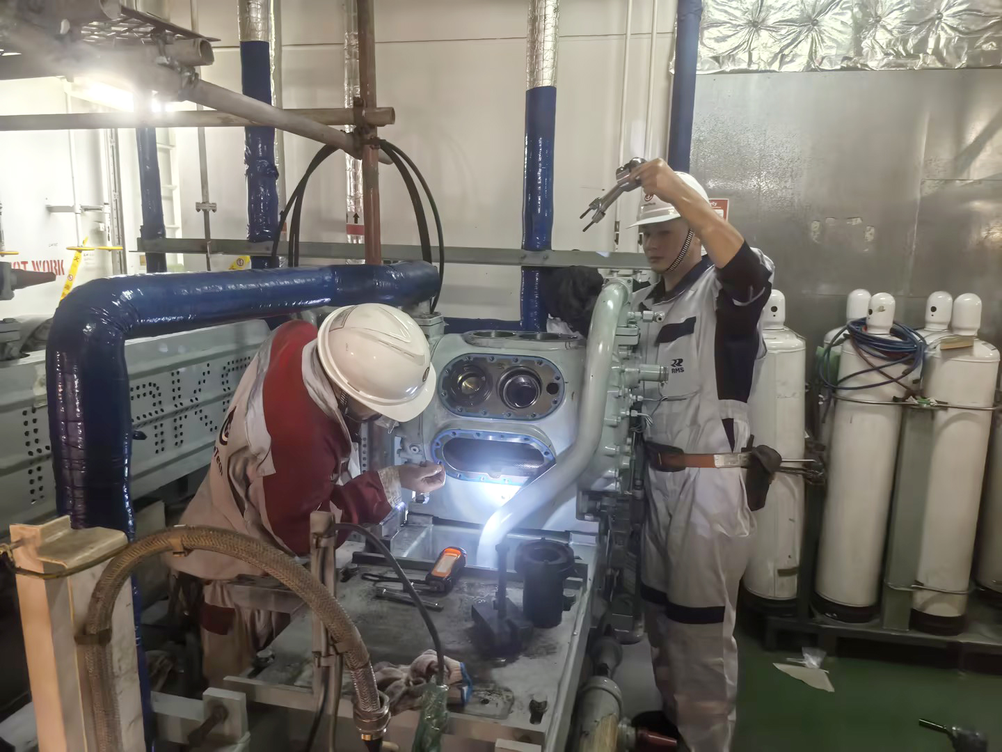 Our technical staff are conducting major overhaul of the Sabroe CMO26 compressor